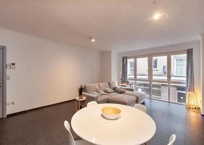 In Near The 公寓 *