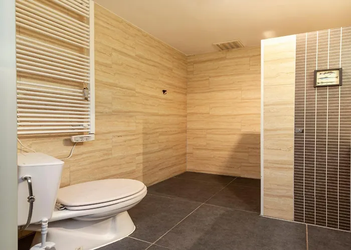 In Near The 公寓 *